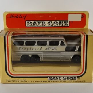 Models of Days Gone Greyhound Bus (272)