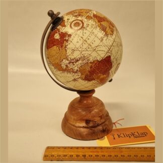 Small World Globe (100)
